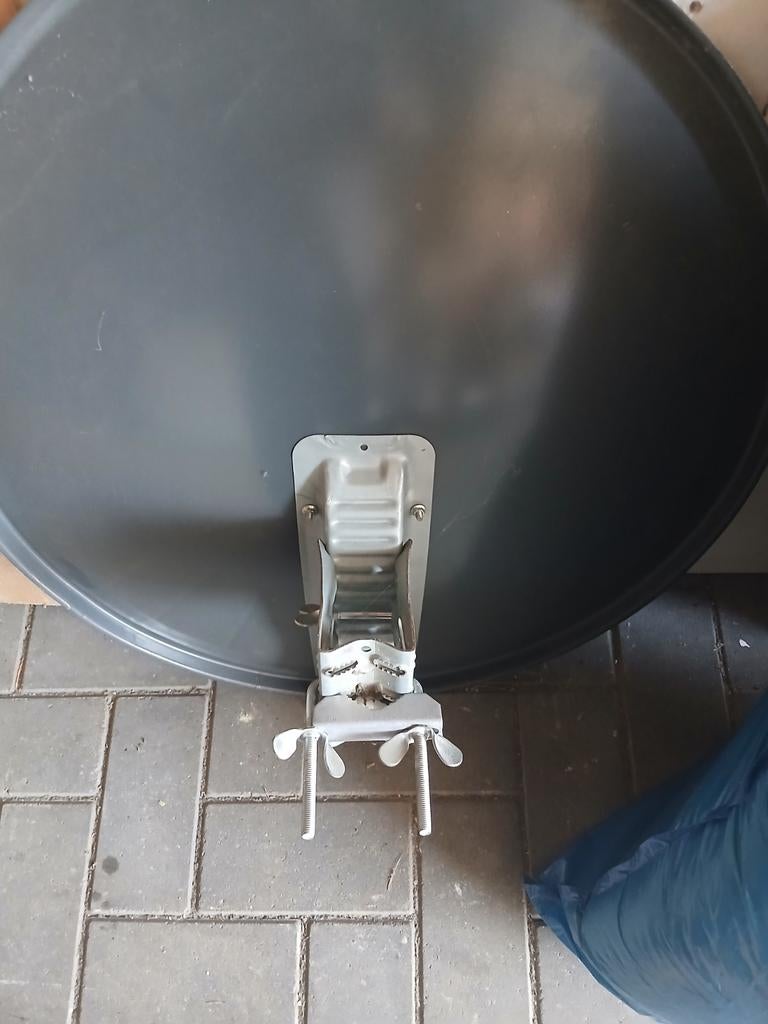 Triax 60, TV, Hi-fi & Vidéo, Antennes paroboliques, Enlèvement
