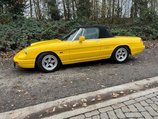 Alfa Spider en excellent état, voiture ancienne ! ! !, Autos, Entreprise, Boîte manuelle, Noir, 2 portes