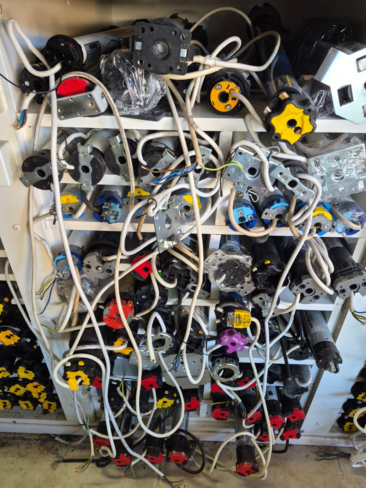 1600 buismotoren 2de hands op vooraad zie beschrijving, Bricolage & Construction, Enlèvement