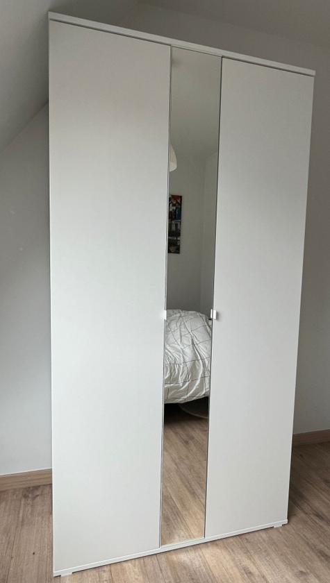 Witte kledingkast met spiegel VIHALS Ikea, Huis en Inrichting, Kasten | Kleerkasten, Zo goed als nieuw, 150 tot 200 cm, 100 tot 150 cm