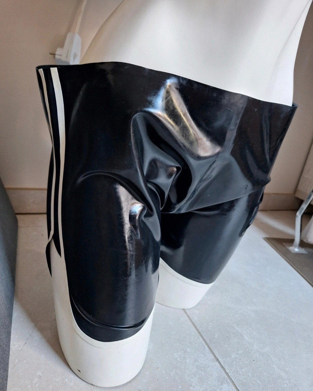 sportshop in 100% latex, Kleding | Heren, Ophalen of Verzenden, Zwart, Locale latex shop, Overige typen