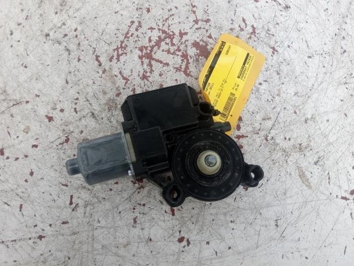 Moteur de vitre portière d'un Volkswagen Polo, Autos : Pièces & Accessoires, -, Volkswagen, -, 3 mois de garantie