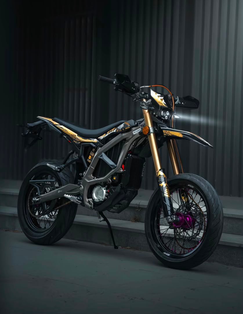 Surron Ultra Bee HP 2025, Fietsen en Brommers, Ophalen, Nieuw
