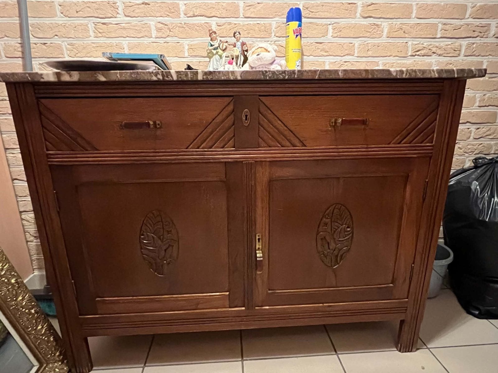 Buffet en bois avec plateau en marbre, Maison & Meubles, Enlèvement, Utilisé, Autres essences de bois