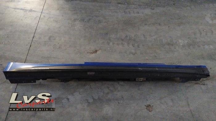 Jupe droite d'un BMW 4-Serie (B45), -, 3 mois de garantie, Utilisé, -