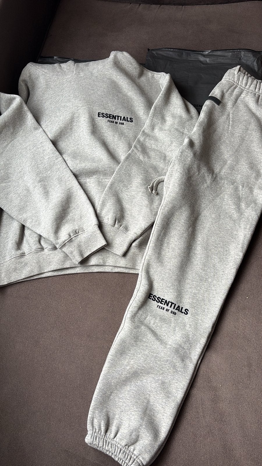 Fear of God ESSENTIALS Trainingspak – Grijs – M – Nieuw, Ophalen of Verzenden, Nieuw