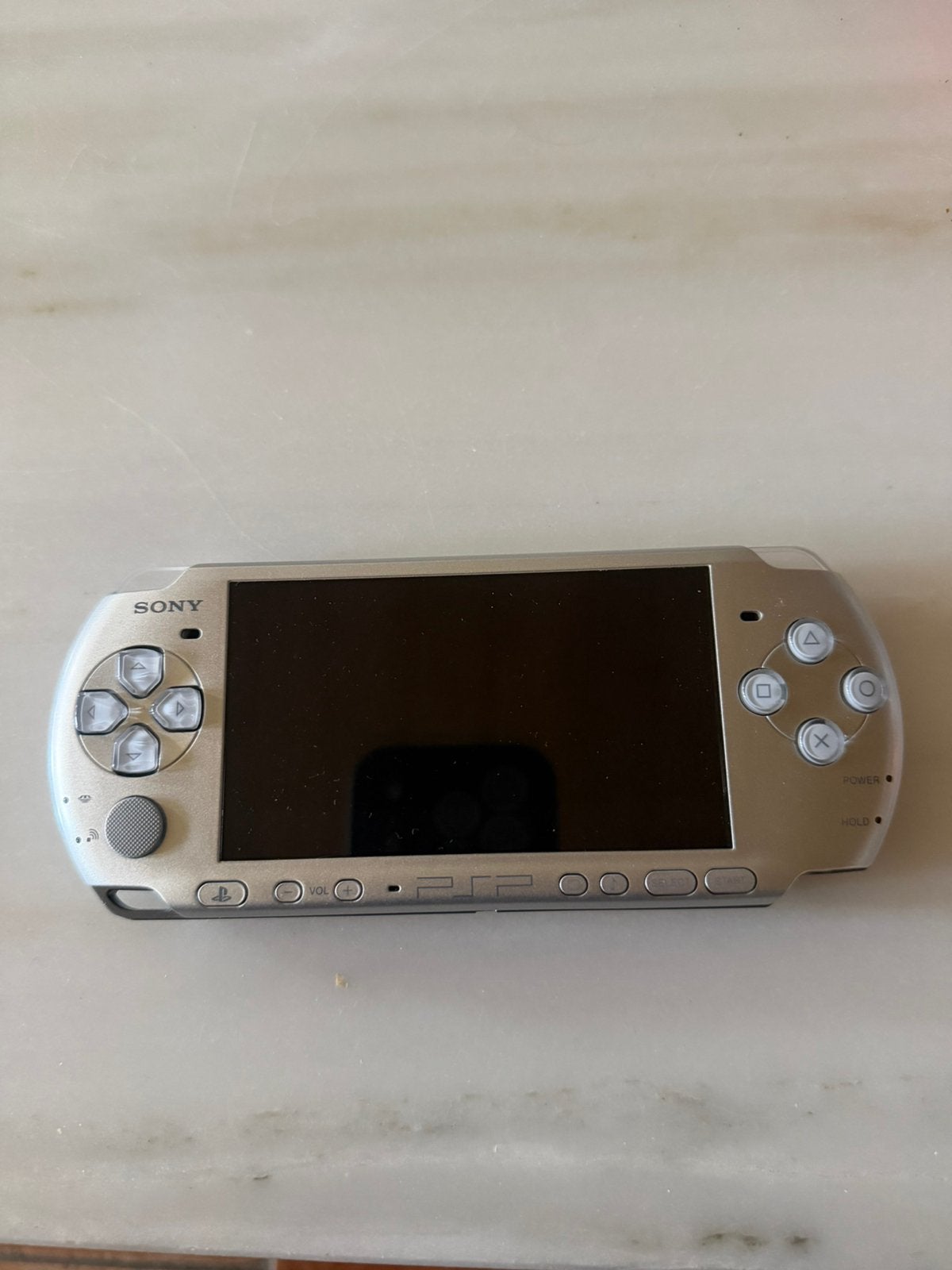 PSP 3004 + 4 jeux, Games en Spelcomputers, Spelcomputers | Sony PSP, Ophalen, Zo goed als nieuw, PSP