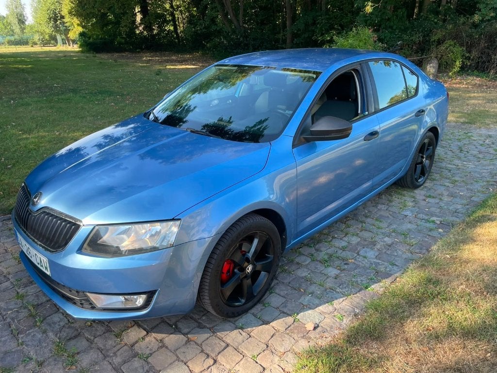 Skoda A7, Autos, Euro 5, Electronic Stability Program (ESP), Noir, 5 portes