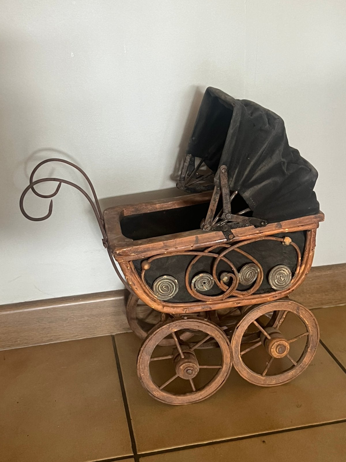 Antieke/retro miniatuur kinderwagen, Antiek en Kunst, Ophalen of Verzenden