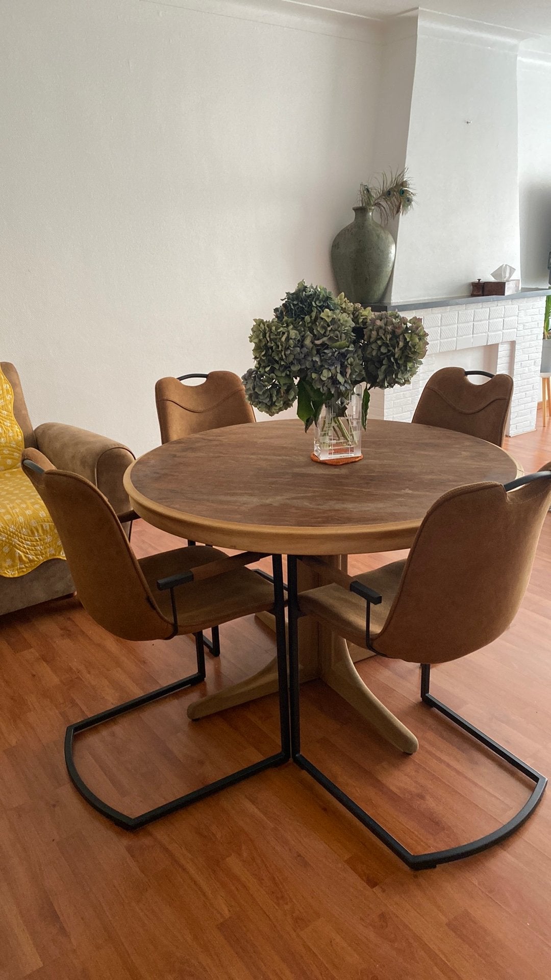 Hout tafel verstelbaar met 4 stoelen, Ophalen, Zo goed als nieuw