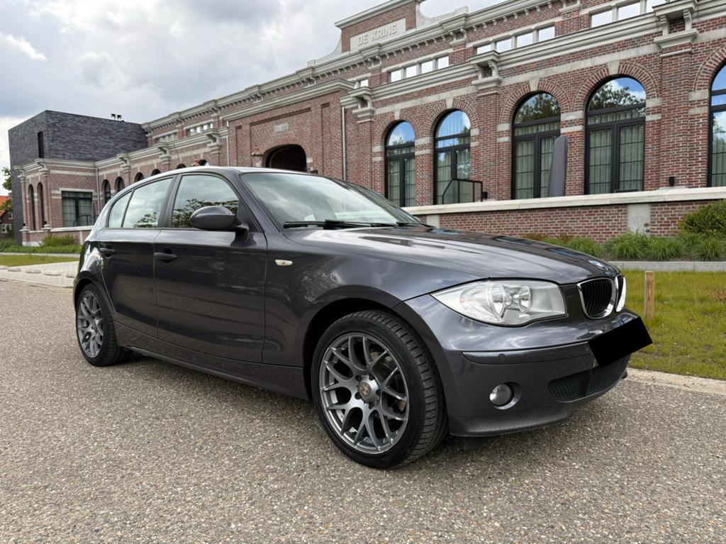 ✅ BMW 116 Benzine 5-deurs Carplay 175.000km met Ohb, Auto's, BMW, Particulier, 1 Reeks, Bluetooth, Benzine, Euro 4, Berline, 5 deurs