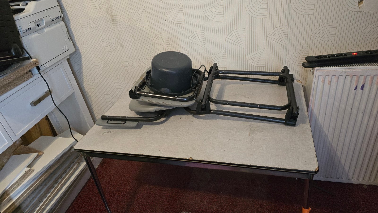 chaise percée complète pliante prix neuve 200€
