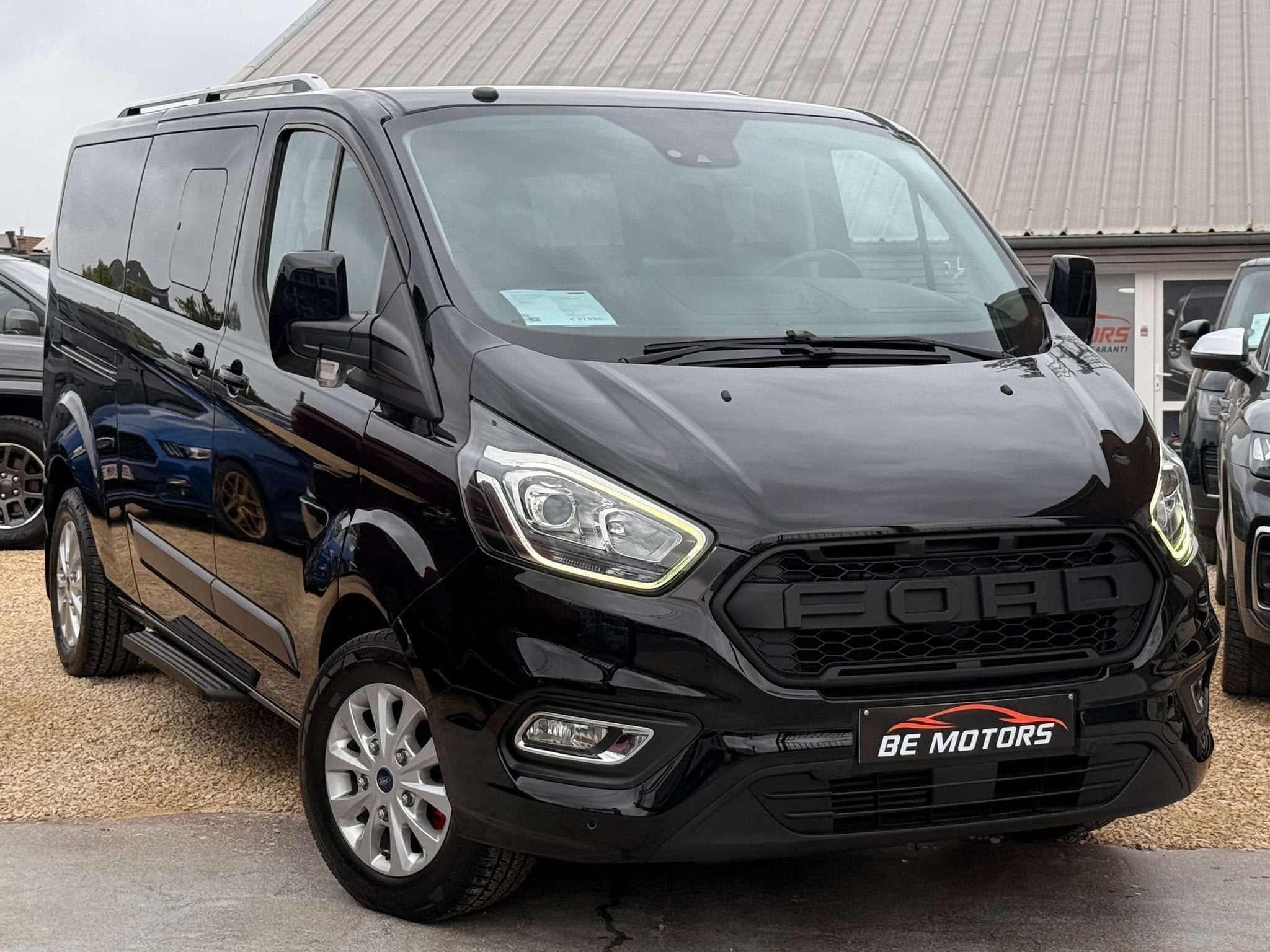 Ford Tourneo Custom 2.0 TDCI 131 CV 9 PLACES LONG CHASSIS BO, Auto's, Ford, Voorwielaandrijving, Bi-Xenon koplampen, 4 cilinders