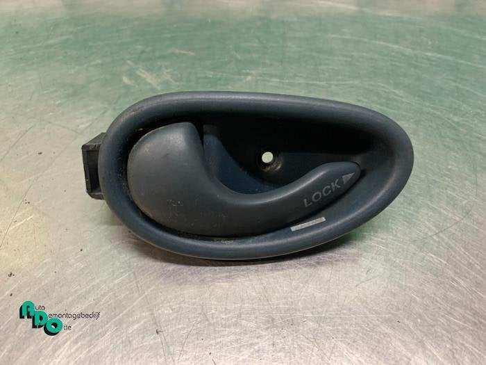 Poignée portière 2portes gauche d'un Fiat Doblo (Doblo 00-, -, 3 mois de garantie, Utilisé, Fiat