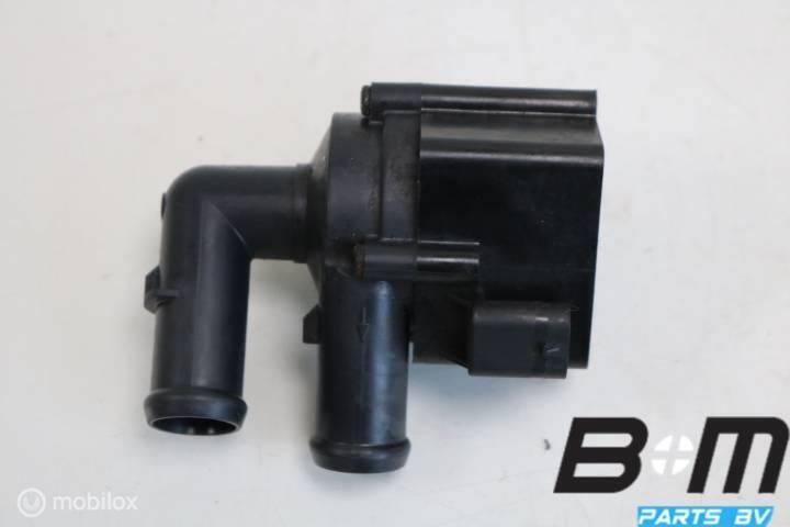 Extra waterpomp Audi A3 8V 07K965561, Gebruikt