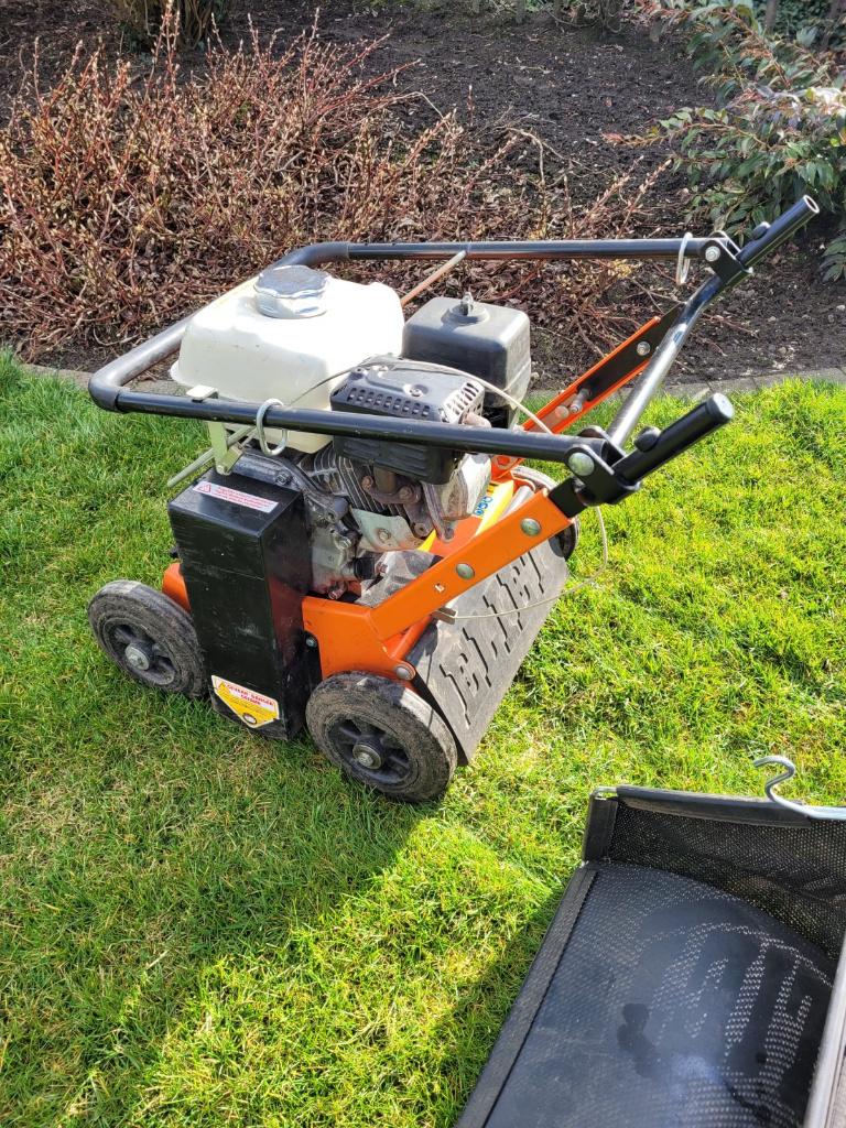 Te huur Verticuteermachine Eliet 40cm (Regio Bree), Ophalen, Zo goed als nieuw, Benzine, Eliet / Honda