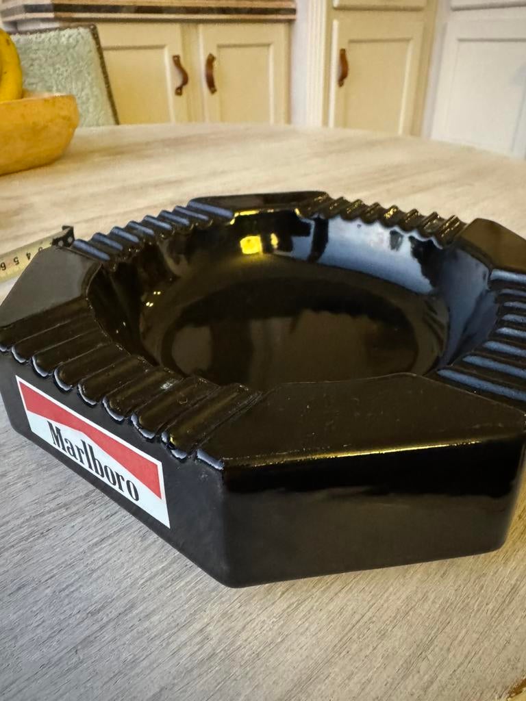 Cendrier Marlboro 22 cm de diametre, Ophalen, Zo goed als nieuw