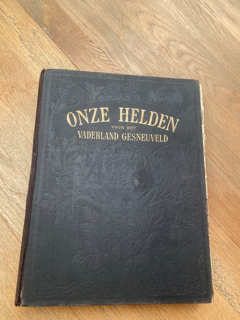 Onze Helden Voor het vaderland gesneuveld, Boeken, René Lyr, Ophalen, Gelezen, Voor 1940