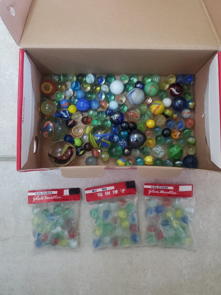 Lot de 122 billes en verre anciens plus 3 sachets ferme, Enlèvement ou Envoi, Utilisé
