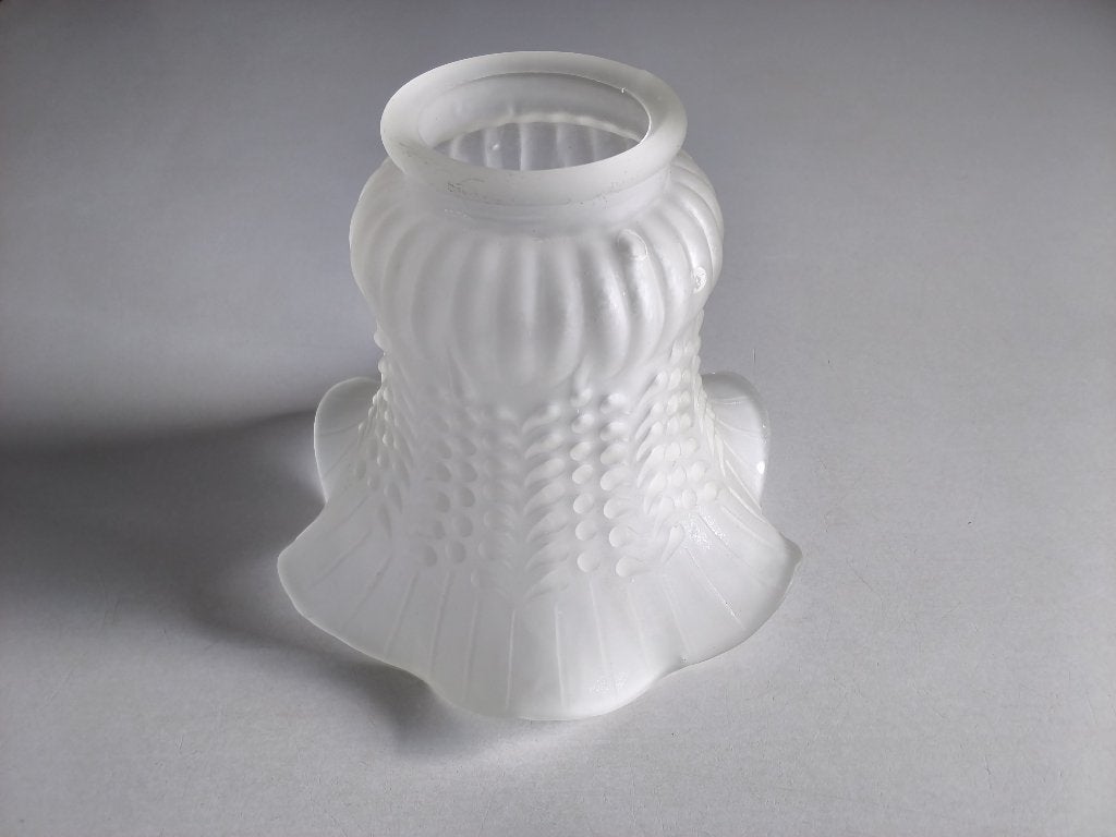 Ancien globe tulipe en pâte de verre blanc pour lampe, Enlèvement ou Envoi