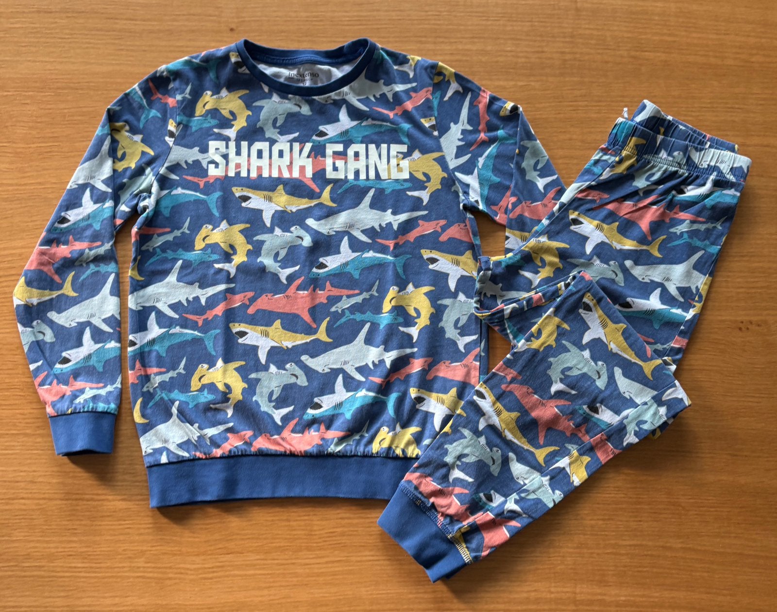 Pyjama bleu marine Requins - 12 ans - 5€, Kinderen en Baby's, Ophalen of Verzenden, Gebruikt, Jongen, Nacht- of Onderkleding