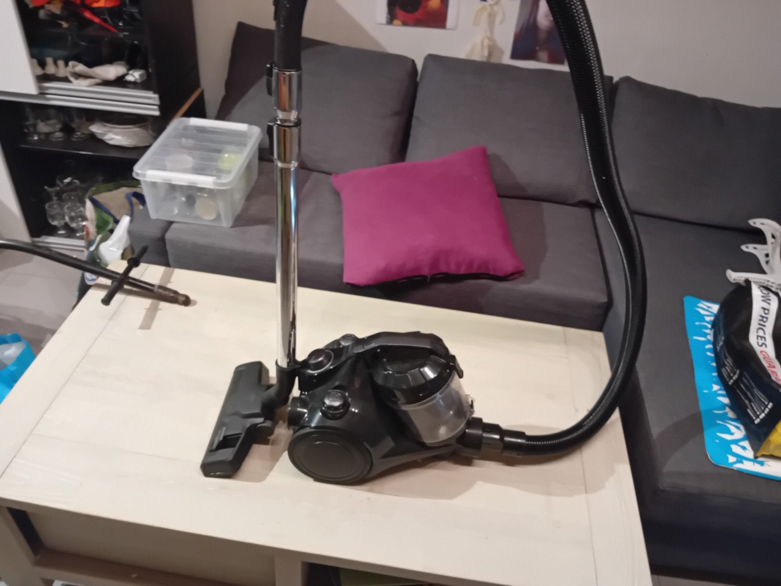 Stofzuiger, Elektronische apparatuur, Stofzuigers, Ophalen, Zo goed als nieuw, Reservoir, Overige merken