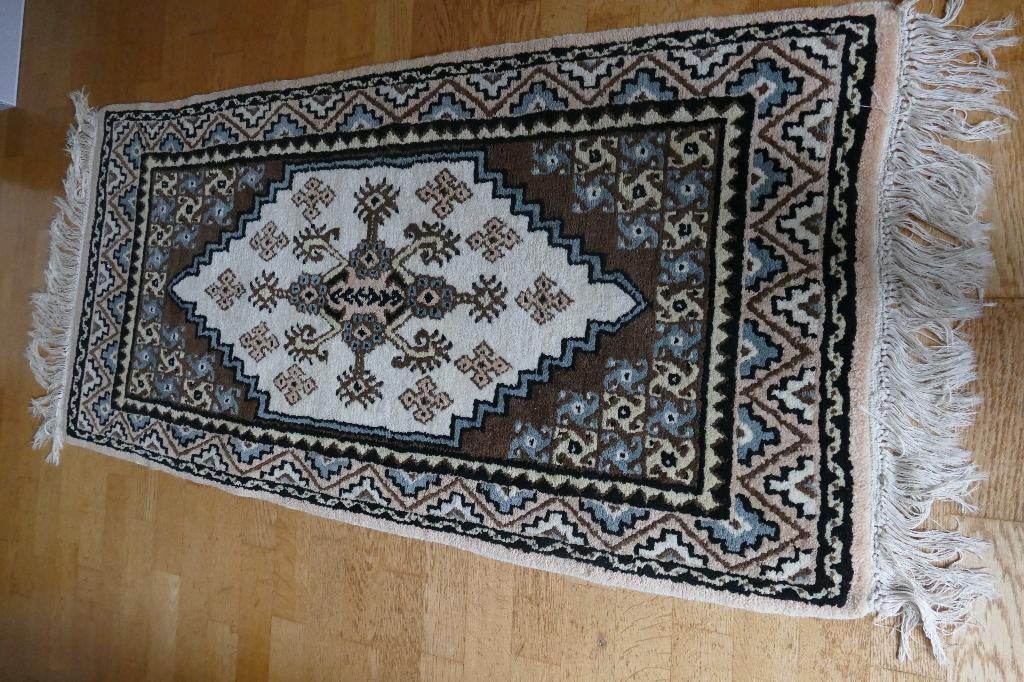 handgeknoopt Tunesisch tapijt, Huis en Inrichting, Stoffering | Tapijten en Vloerkleden, Gebruikt, 100 tot 150 cm, Bruin, Rechthoekig