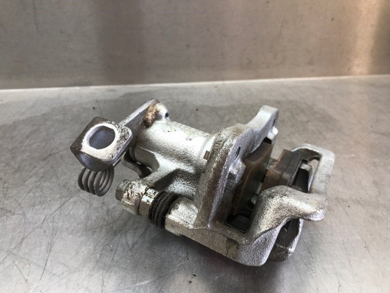 REMKLAUW LINKS ACHTER ABS Hyundai i20 (BC3) (01-2020/-), Hyundai Motor Deutschland GmbH, Gebruikt, Kaiserleipromenade 5
63067  Offenbach am Main, DE
