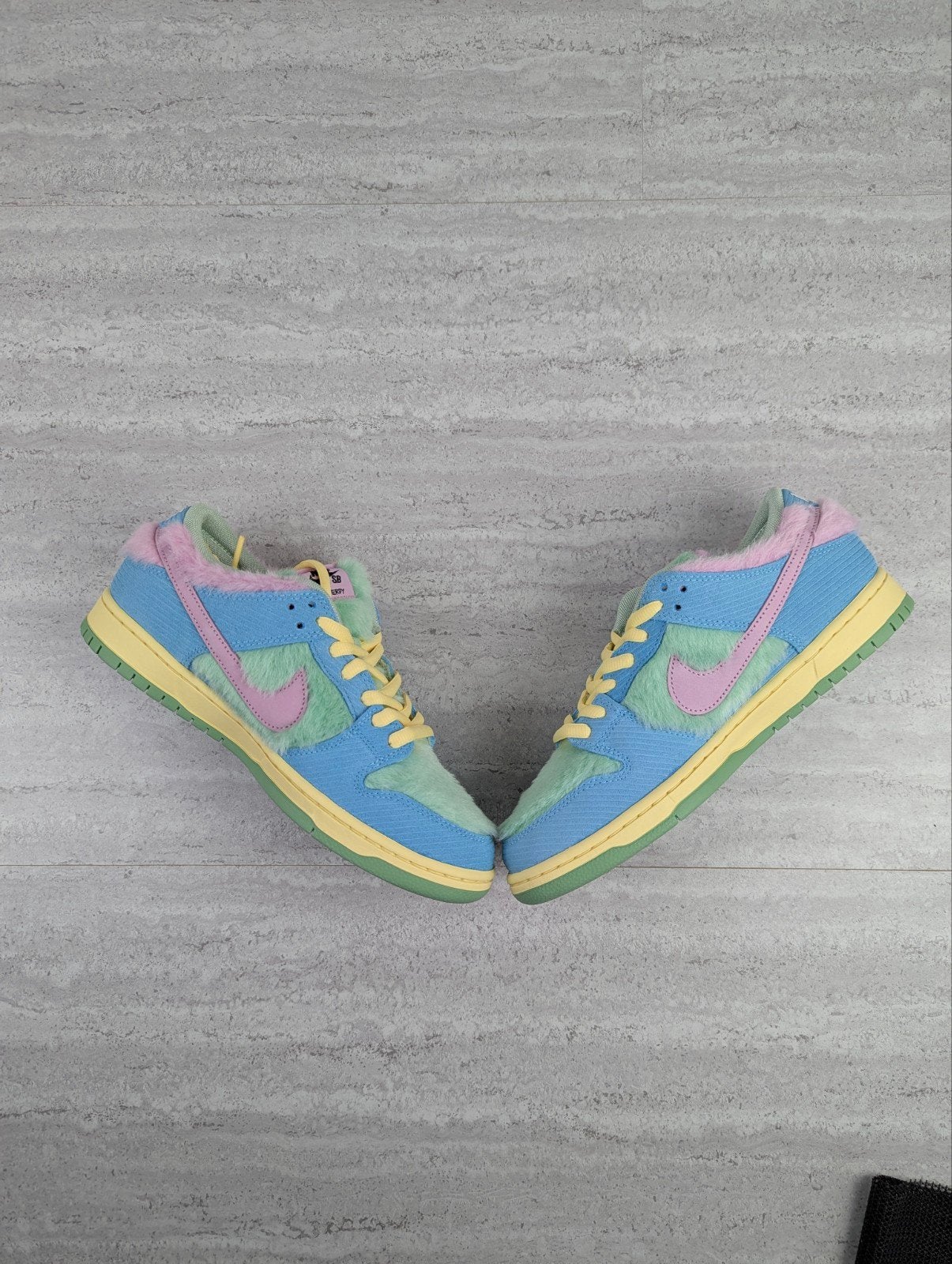 Nike Dunk Low Verdy Visty taille 43, Neuf, Autres couleurs, Nike, Enlèvement