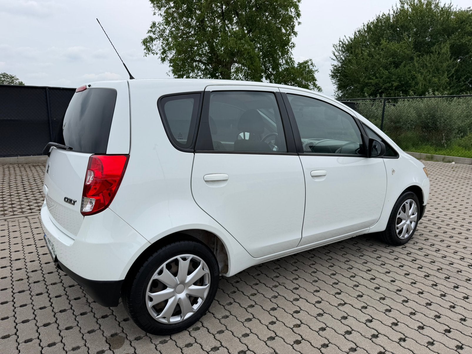 Mitsubishi cold 1.1 benzine 77000 km met keuring, Auto's, Euro 5, Colt, Bedrijf, 5 deurs