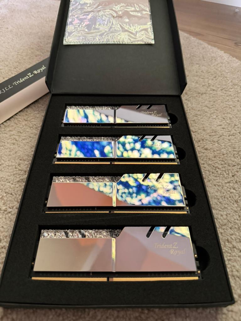 G.Skill Trident Z Royal 32GB (4x8GB) DDR4 4000MHz RGB, Computers en Software, RAM geheugen, 32 GB, DDR4, Ophalen of Verzenden