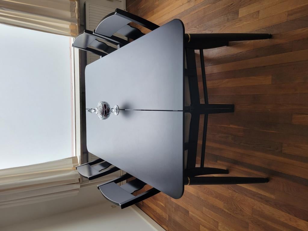 Dinning table + 4 chairs, Huis en Inrichting, Zo goed als nieuw