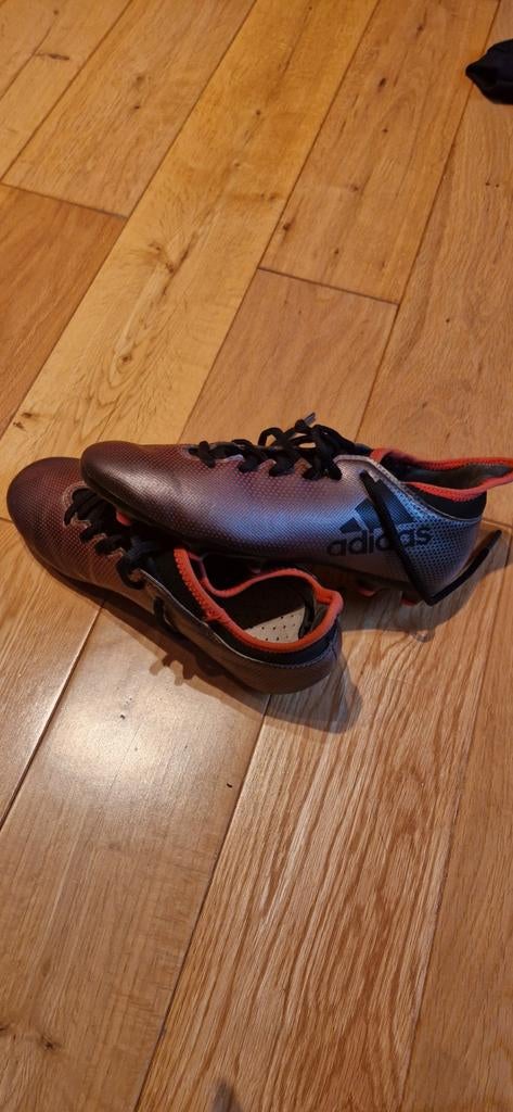 ADIDAS voetbalschoenen, Sport en Fitness, Voetbal, Zo goed als nieuw