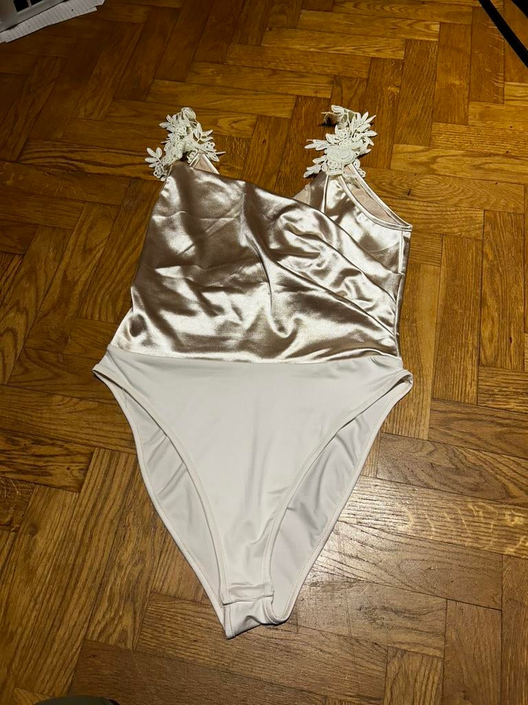 Body, Kleding | Dames, Badmode en Zwemkleding, Ophalen, Nieuw, Beige, Overige typen