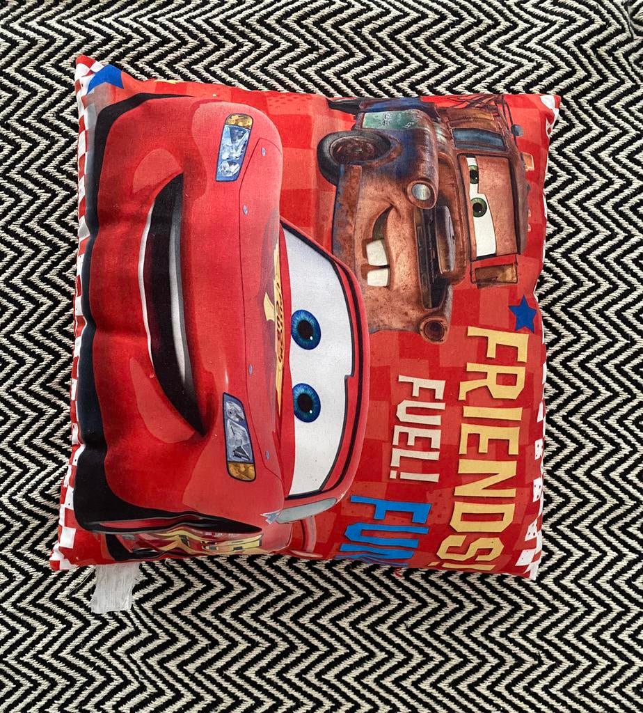 Cars kinderkussen, Kinderen en Baby's, Kinderkamer | Beddengoed, Gebruikt, Rood, Kussen