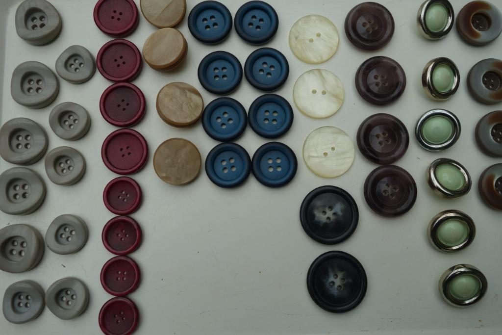 Assortiment van 50 unieke vintage knopen, Ophalen, Nieuw, Knoop of Knopen