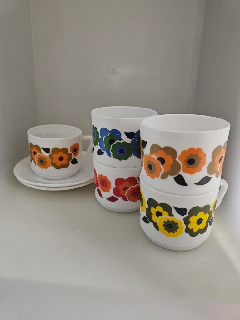 Arcopal Lotus 5 kopjes + 2 ondertassen, Huis en Inrichting, Ophalen of Verzenden
