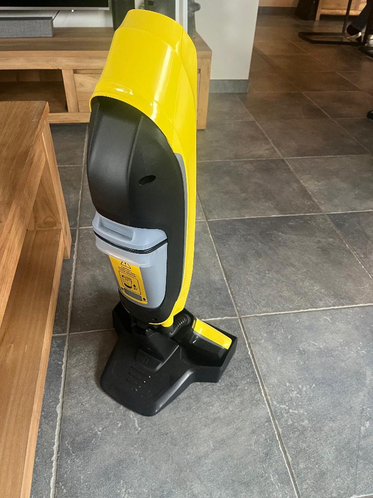 Poetsmachine Kärcher, Ophalen, Zo goed als nieuw, Waterstofzuiger, Minder dan 1200 watt
