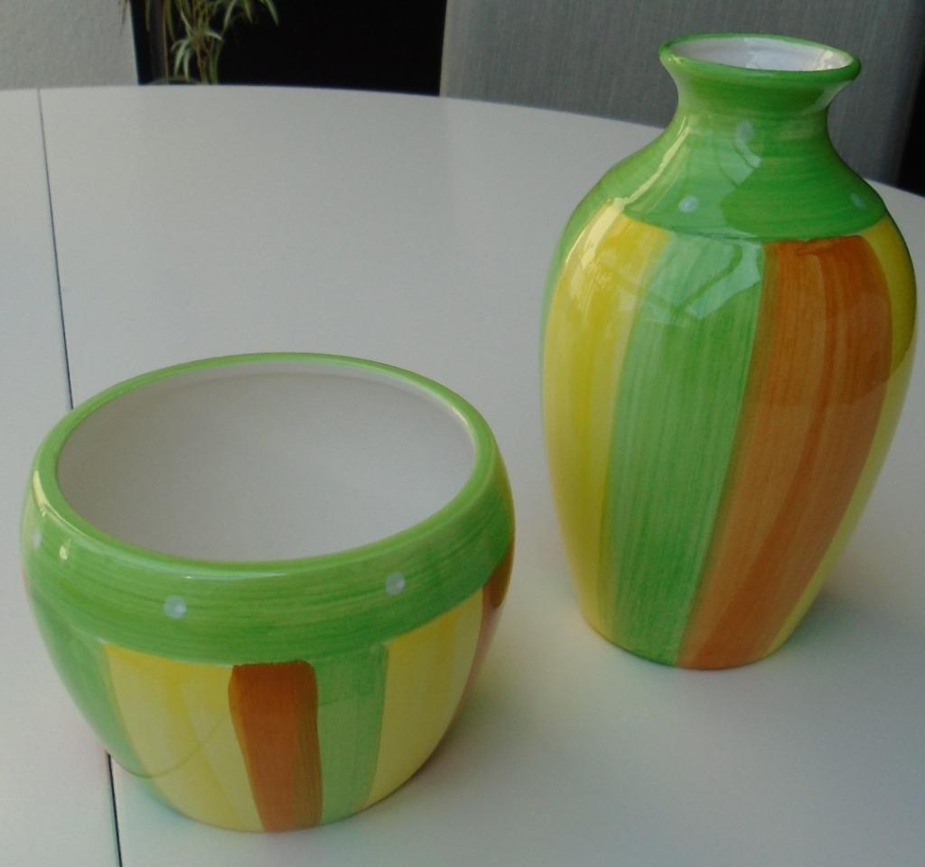 VAAS EN BLOEMPOT SET IN GESTREEPT DESIGN Nieuw, Geel, Aardewerk of Porselein, Nieuw, Ophalen of Verzenden
