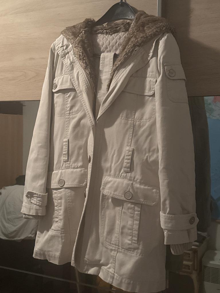 Winterjas, Ophalen, Zo goed als nieuw, Maat 38/40 (M), Beige