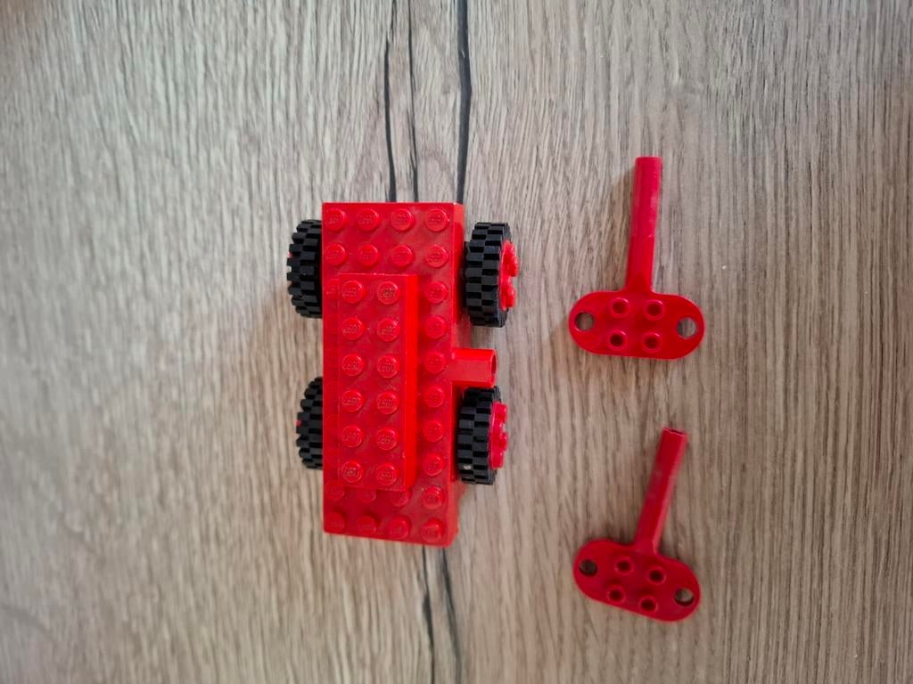 Lego : moteur à remontage automatique à deux clés, Envoi, Comme neuf, Lego
