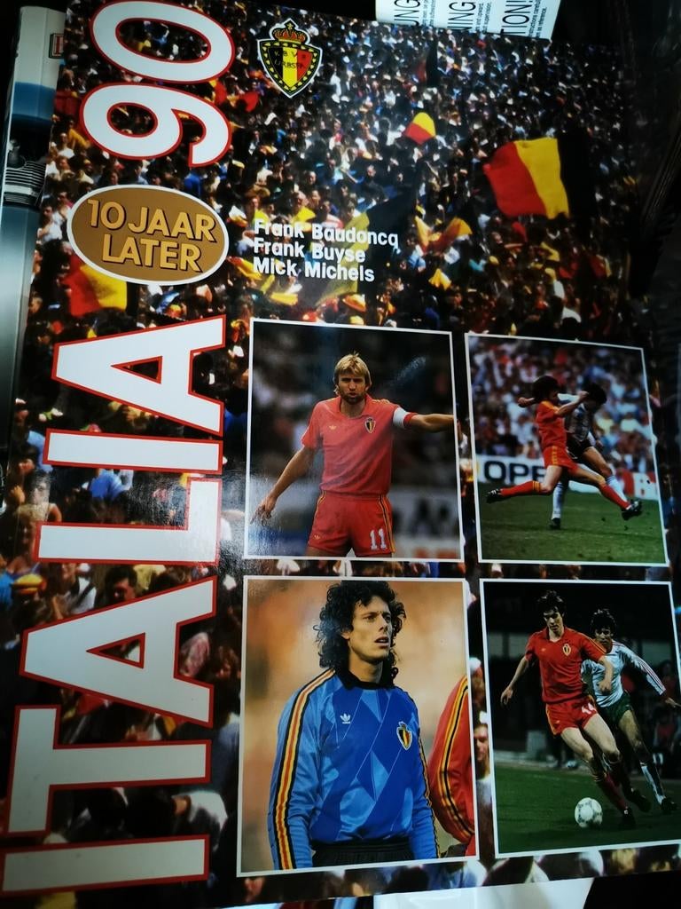 Italia 90 tien jaar later, Belgisch team WK zeldzaam, Ophalen of Verzenden, Zo goed als nieuw, Balsport