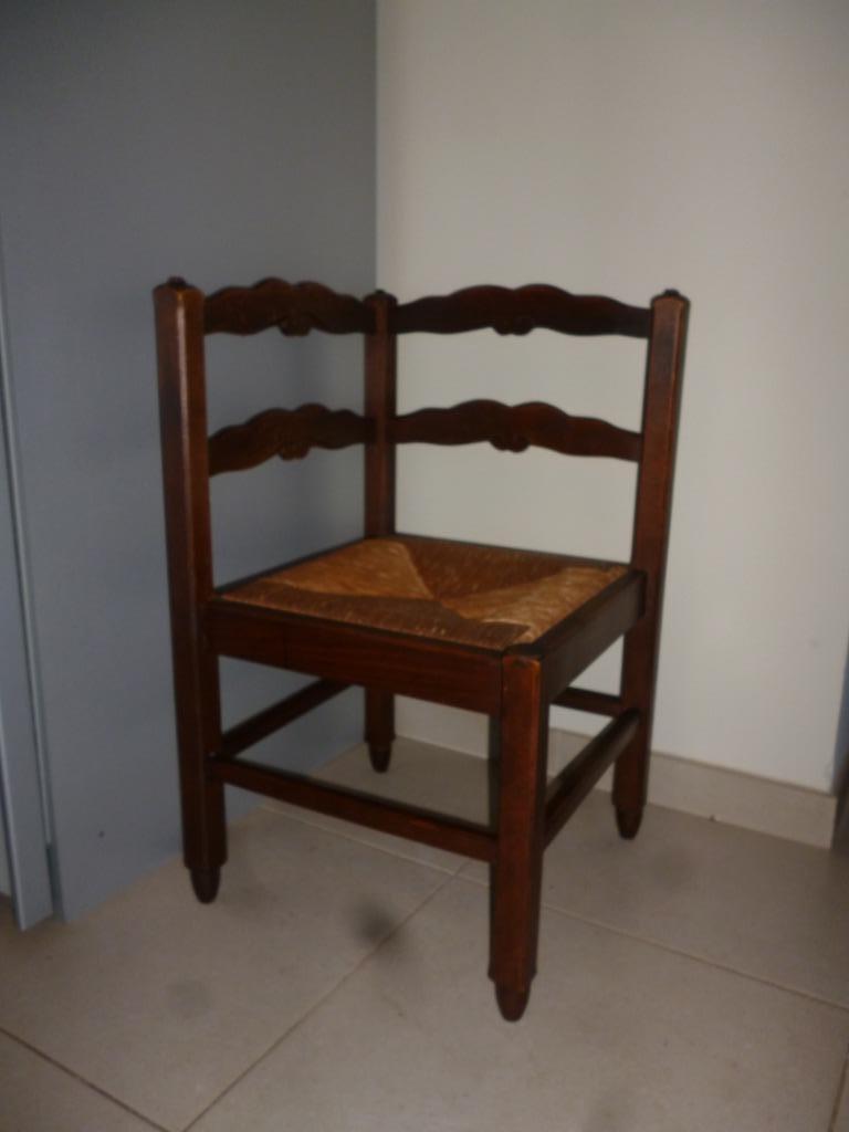 Ancienne chaise d'angle fauteuil de coin assise en osier, Enlèvement