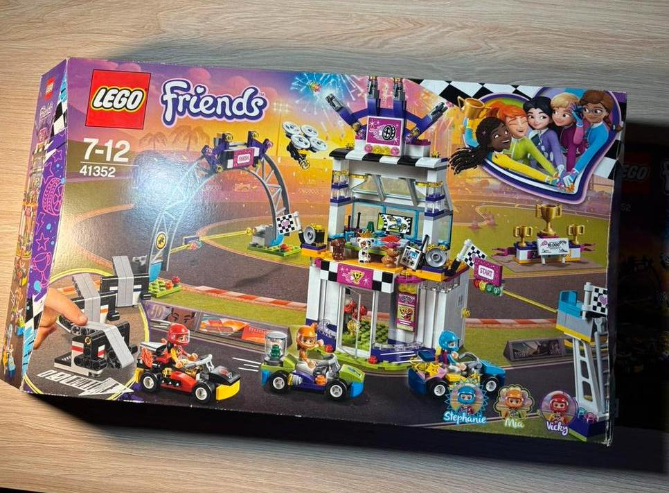 Lego Friends 41352 - De grote racedag - compleet, Ophalen, Zo goed als nieuw, Complete set, Lego