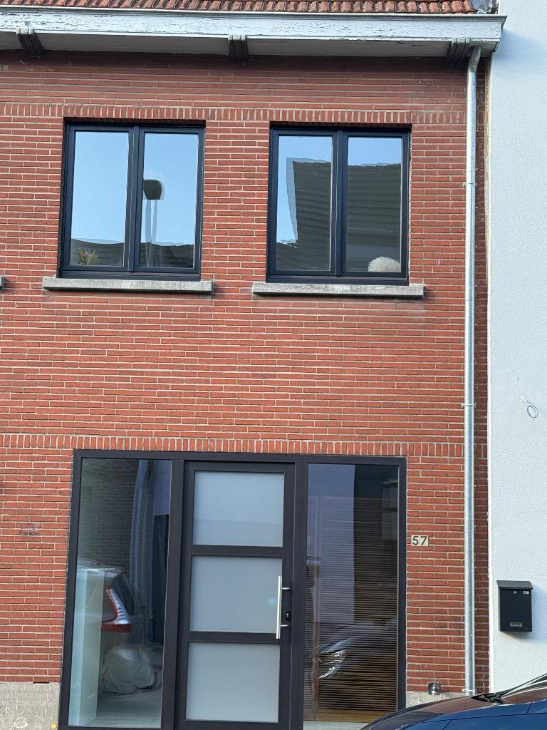 Vernieuwd rijwoning Nieuwerkerken, Provincie Oost-Vlaanderen, Tot 200 m², 3 kamers, Tussenwoning