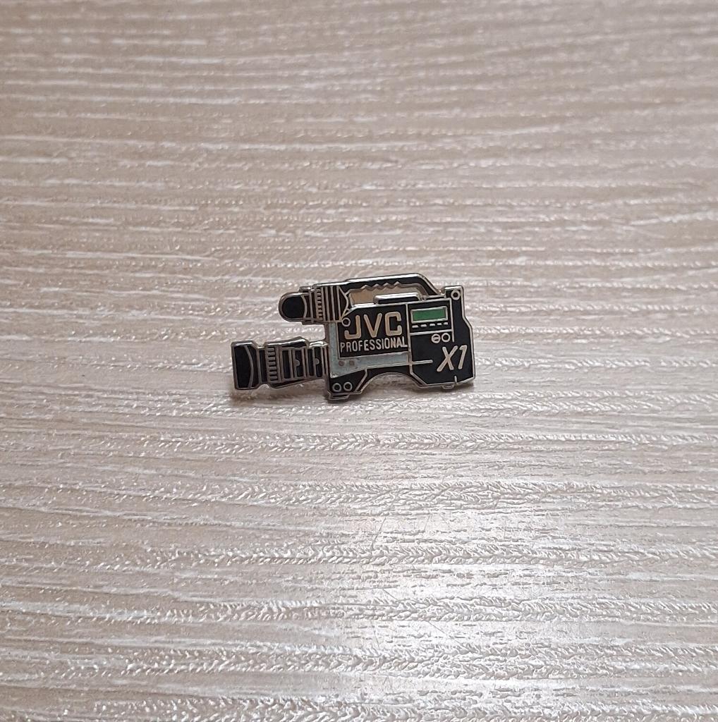 PIN - JVC - CAMERA, Envoi, Utilisé, Marque, Insigne ou Pin's