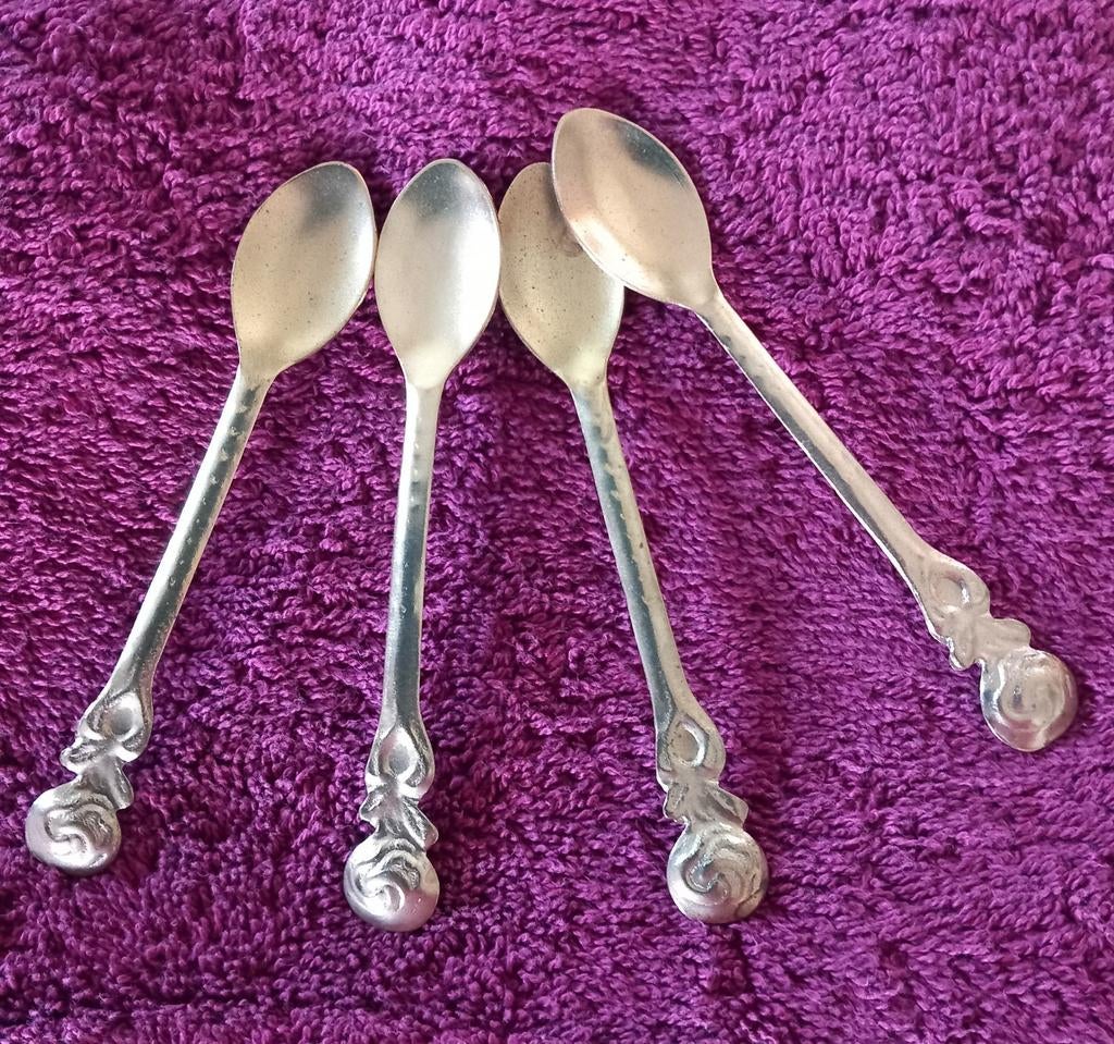 Goud(kleurige) theelepeltjes -> 12€ verzending inbegrepen, Ophalen of Verzenden, Zo goed als nieuw, Bestekset
