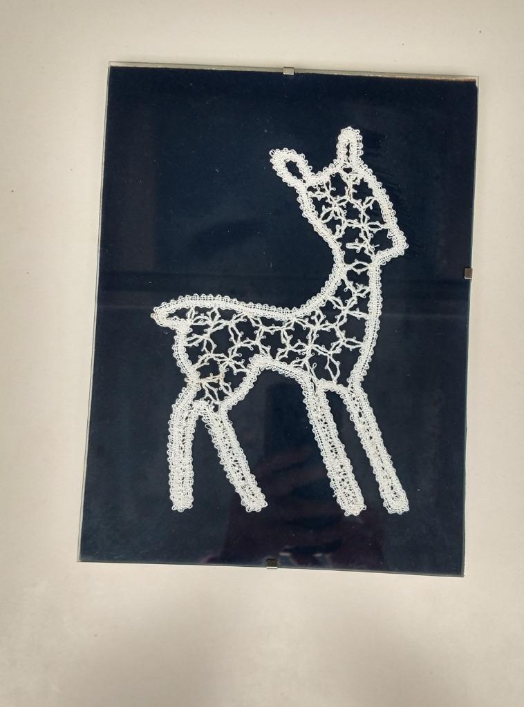 Antiek Kantwerk Bambi ingekaderd, Enlèvement