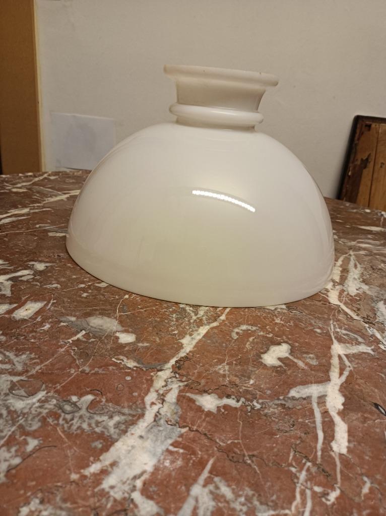 Grote witte opaline lampekap, Ophalen