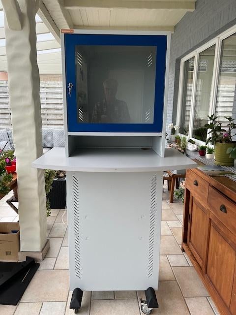 computertafel werkhuis, Ophalen, Zo goed als nieuw